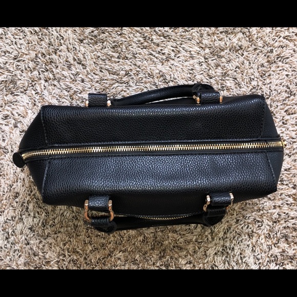 Black Purse - Picture 6 of 7